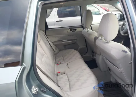 2010 Subaru Forester 2.5X Premium z USA, uszkodzony, nr VIN JF2SH6CC1AG722422